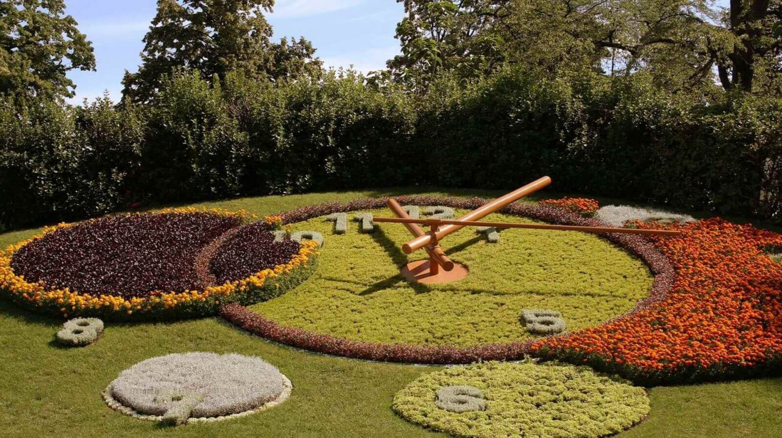 Flower clock or horloge Fleurie